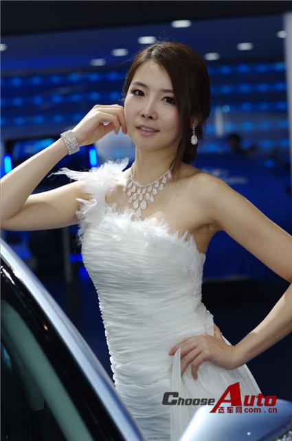 天使面容 薄裙白纱美女