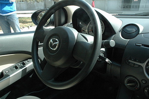 Դ Mazda2