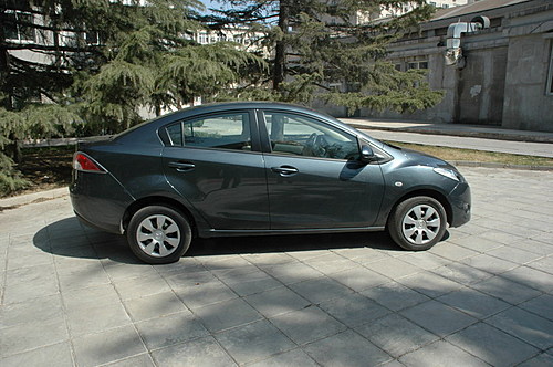 Դ Mazda2