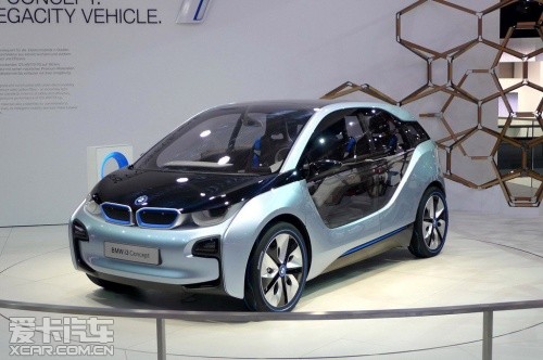 i3i8