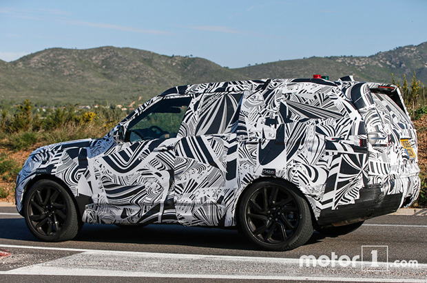 2017-land-rover-discovery-spy-photo-(2).jpg