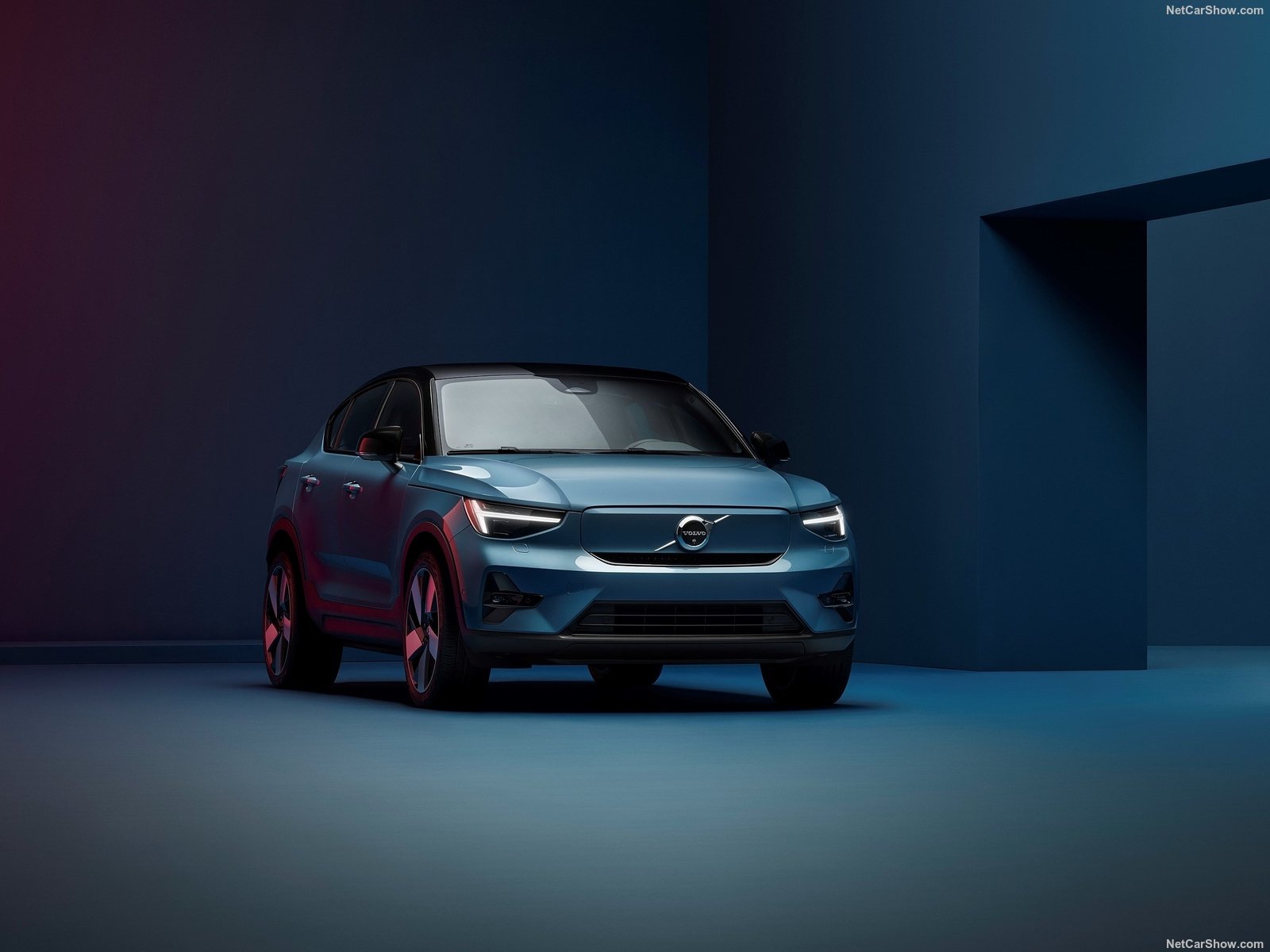 ³ͼͣC40 ֶ׿ﱳSUV