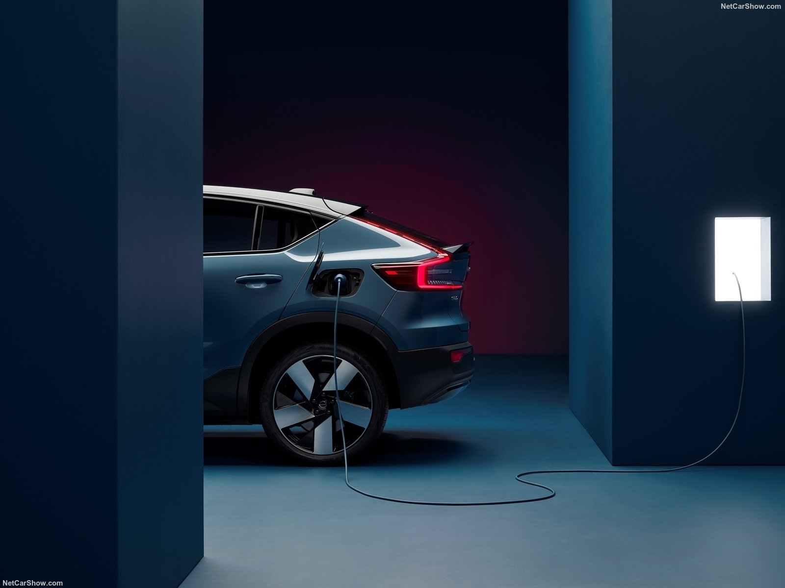 ³ͼͣC40 ֶ׿ﱳSUV