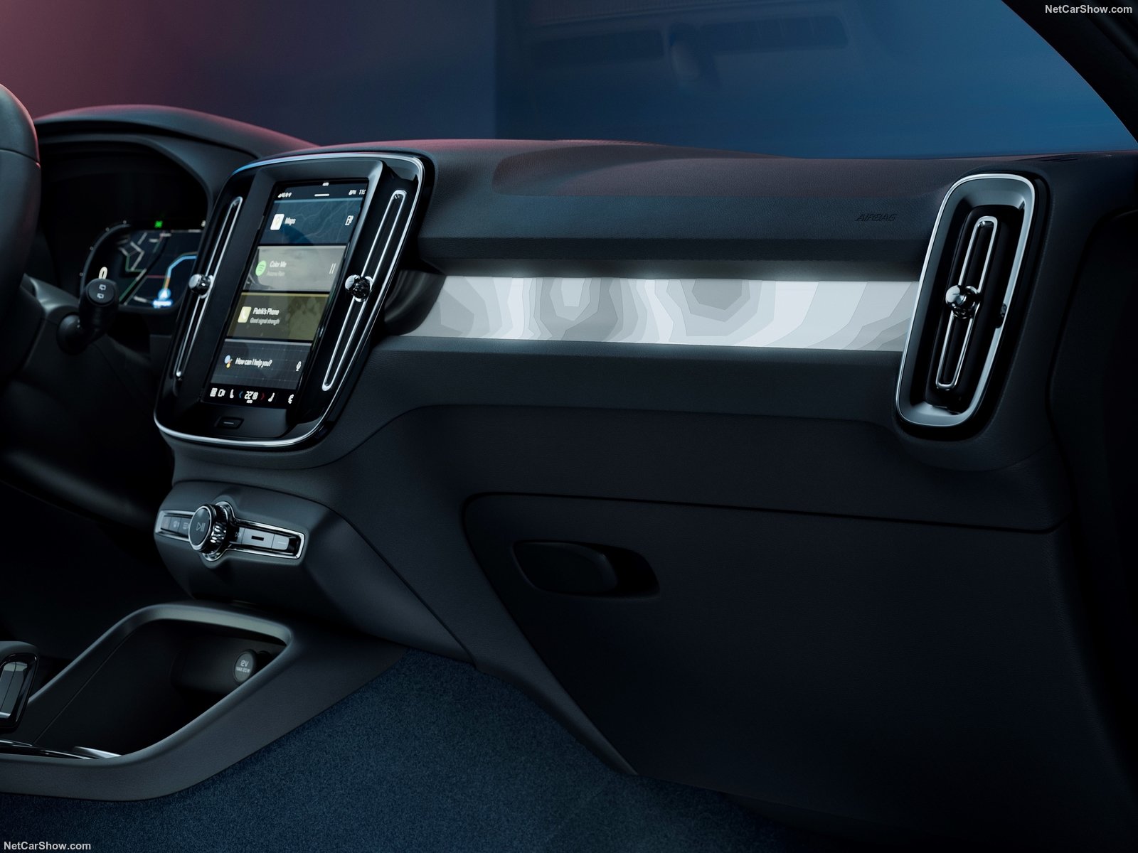 ³ͼͣC40 ֶ׿ﱳSUV