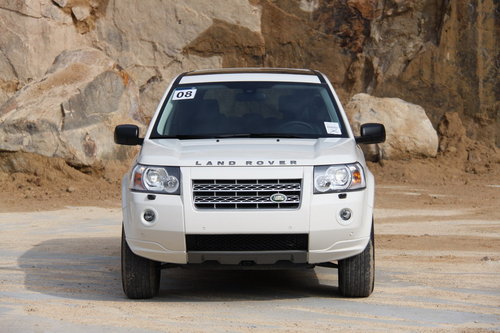 · 2 Freelander 2010